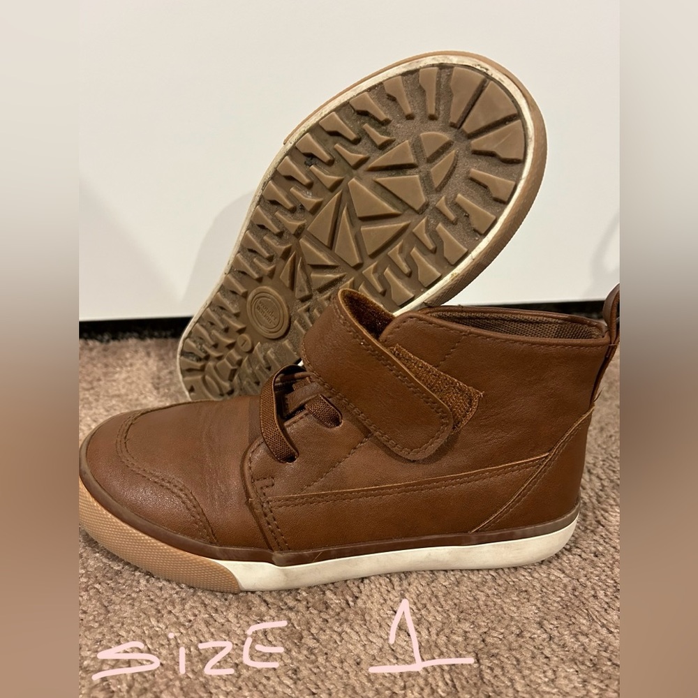 Boy’s shoes size 1 very comfy